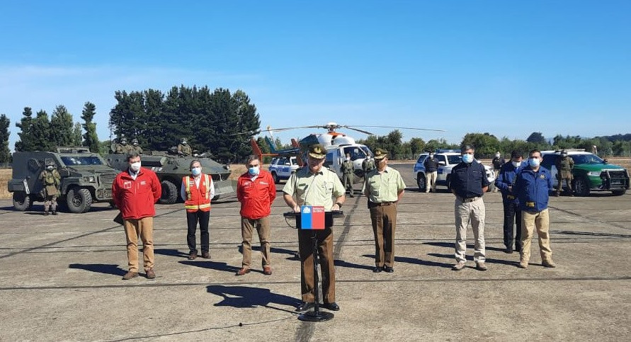 En el punto de prensa se exhibió parte del material empleado en el plan. Foto: Carabineros