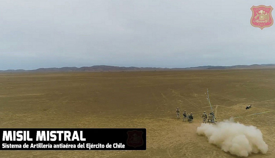 Ejercicio de tiro antiaéreo con blancos aéreos realizado a finales de 2020 en Pampa Chaca. Imagen: Ejército de Chile