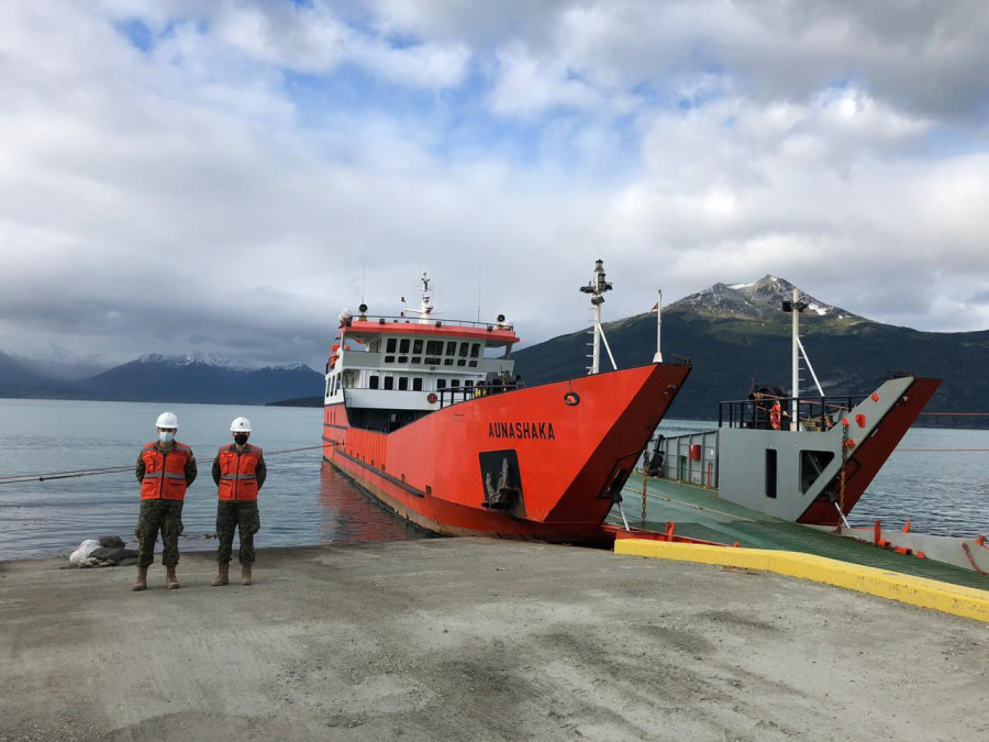 La Anushaka es utilizada en el transporte de carga y suministros en la construcción del camino Vicuña-Yendegaia. Foto: Ejército de Chile