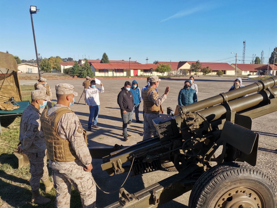 Los postulantes conocieron en las UBS el material y equipo de cargo institucional. Foto: Ejército de Chile