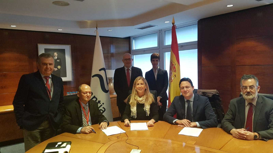 Firma del acuerdo entre las tres compañías. Foto: Navantia