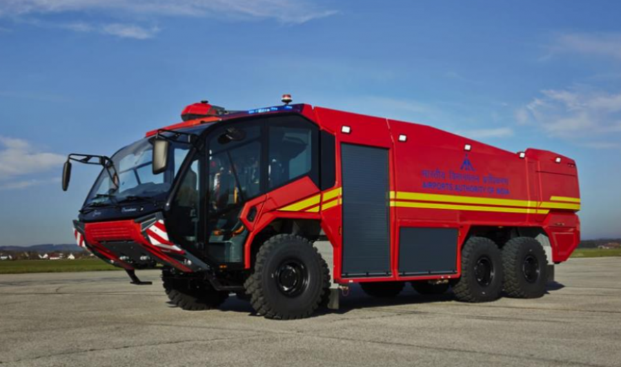 El Ejército Aire un nuevo camión de bomberos a Rosenbauer