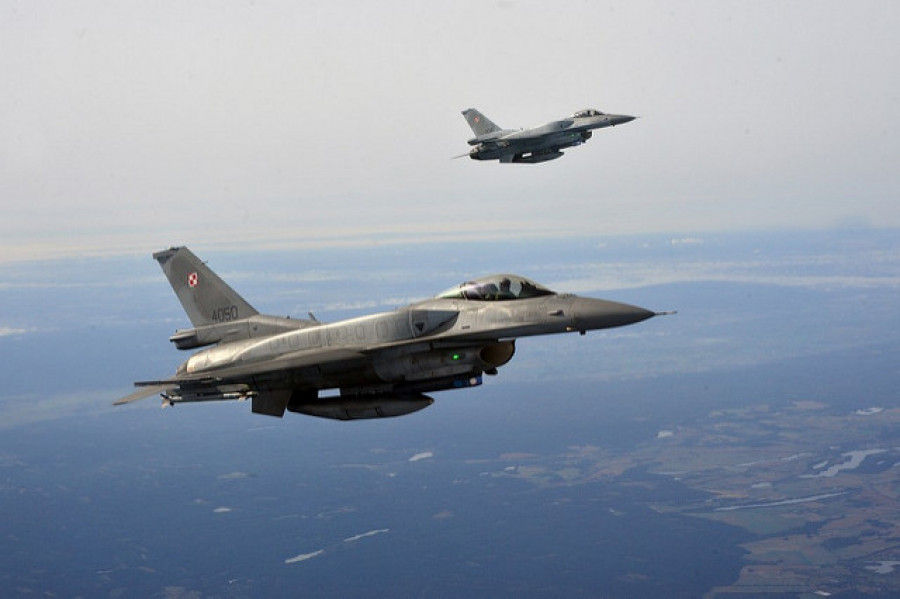 Aviones de combate F-16 de la Fuerza Aérea de Polonia. Foto: Ministerio de Defensa Nacional de Polonia