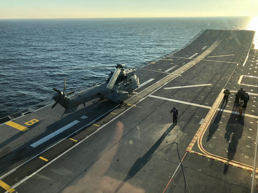 Super Puma en la cubierta del LHD Juan Carlos I. Foto: Ejército del Aire