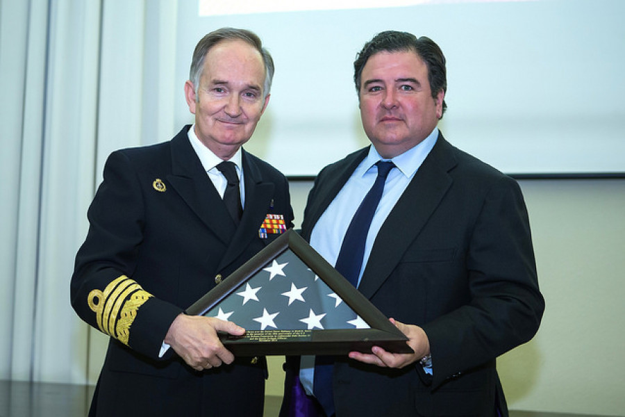El embajador de EEUU y el Segenpol en el acto en el Cuartel General del Aire. Foto: Ministerio de Defensa