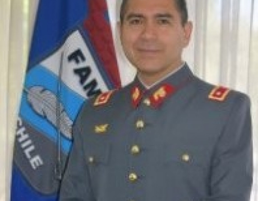 El general Estrada. Foto: Subsecretaria de Defensa de Chile.