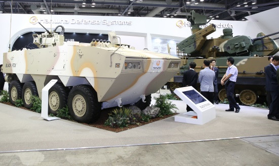 Blindado Black Fox 8x8 en la feria DX Korea 2016. Foto: Defense Expo Korea