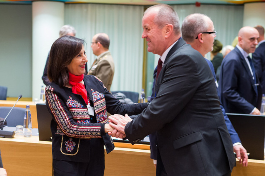 Robles durante la reunión de ministros de Exteriores y Defensa de la UE. Foto: Ministerio de Defensa