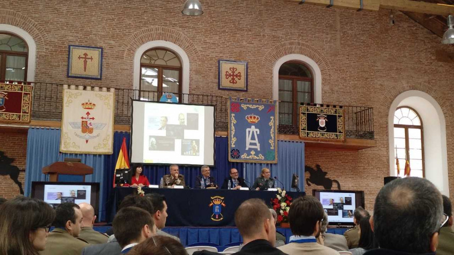 Mesa plenaria del congreso de Idi de Defensa en Valladolid. Foto: Infodefensa.com