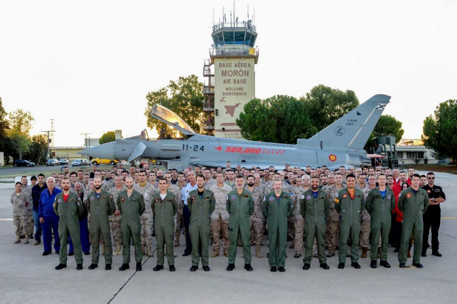 El Ala 11 de Morón de la Frontera celebra el nuevo hito del caza de combate. Foto: Eurofighter