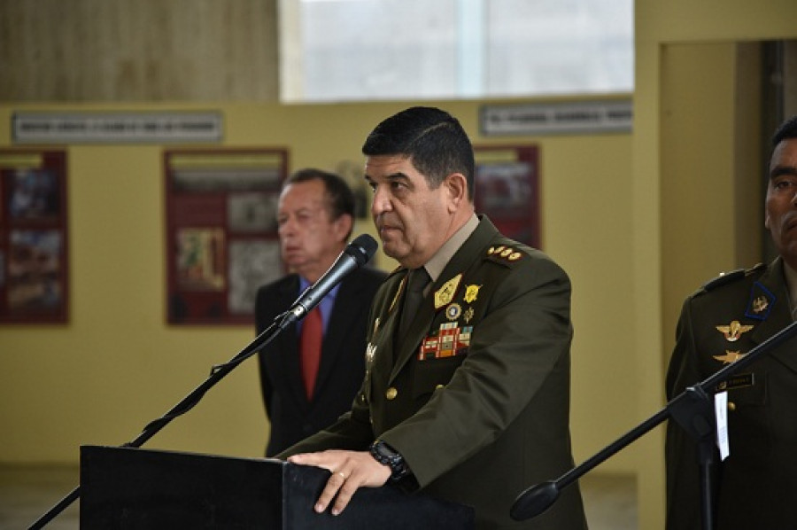 El general Manuel Gómez se compromete con los objetivos institucionales en la ceremonia de posesión de cargo. Foto: Ejército del Perú
