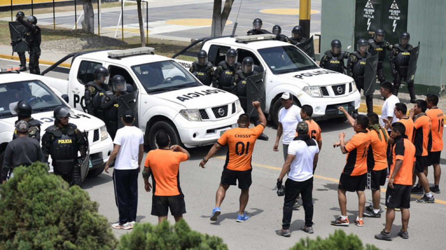 Demostración de restablecimiento del orden público como cierre del curso de capacitación. Foto: Ministerio del Interior del Perú.