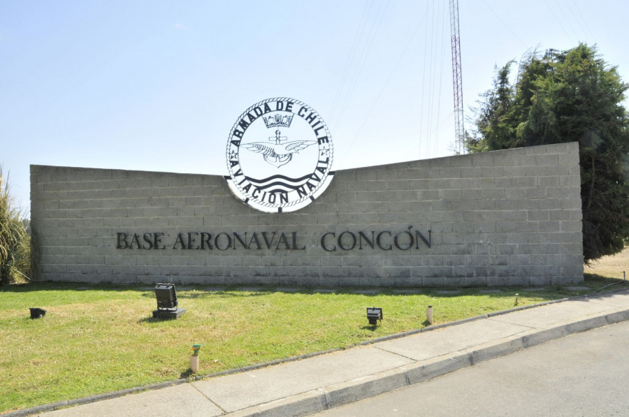 El hangar de mantenimiento de helicópteros se encuentra en la base aeronaval Concón. Foto: Armada de Chile