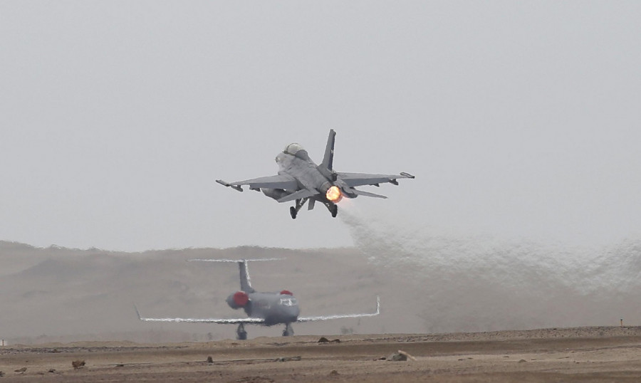 F-16 MLU de la Fuerza Aérea de Chile. Foto referencial: Ministerio de Defensa