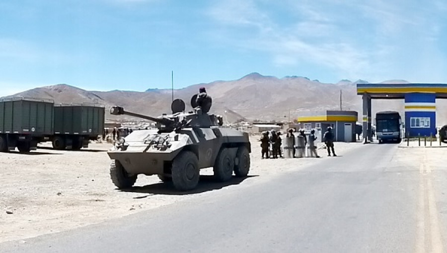 Blindado EE-9 Cascabel del Ejército de Bolivia, emplazado en la frontera con Chile. Foto: Agencia Boliviana de Información.