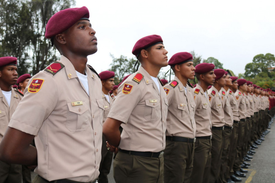 Nuevos sargentos segundos de la Guardia Nacional en el acto de juramentación. Foto: Ministerio del Poder Popular para la Defensa.