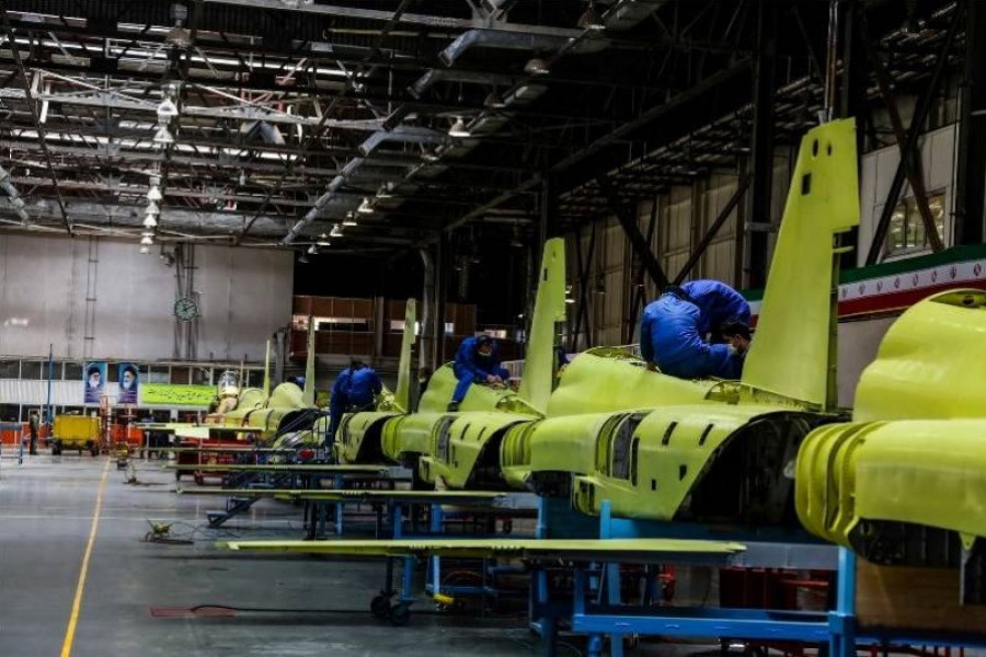 Planta de montaje del caza iraní Kosar. Foto: IdeologyWars  Twitter