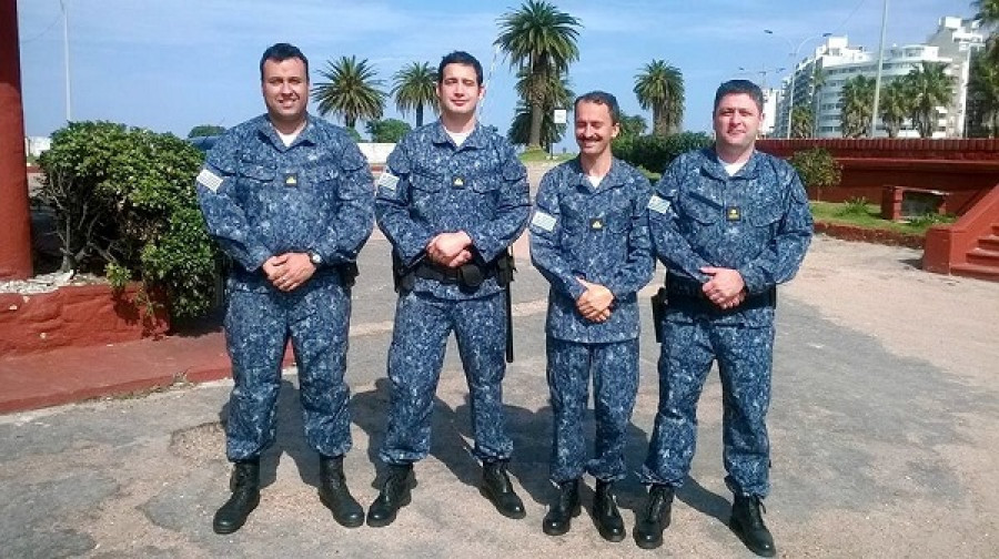 Nuevo uniforme pixelado de la Armada uruguaya. Foto: Nicolás Osorio.