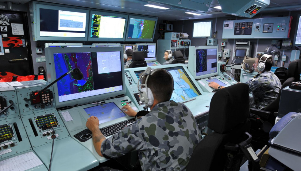 Sistema de Gestión de Combate 9LV a bordo de la fragata HMAS Perth FFH 157 de la Armada Real de Australia. Foto: Saab