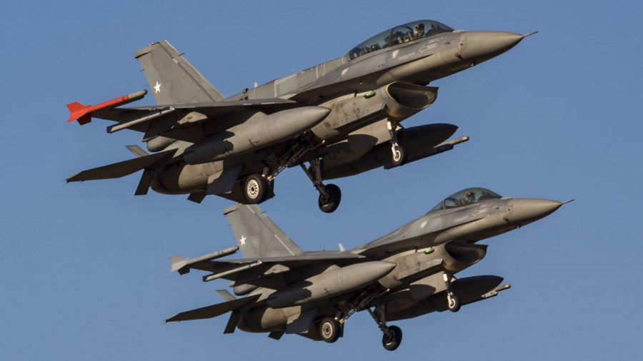 Los F-16 de la FACh utilizan la hidrazina en sus EPU. Foto: Fabián González.