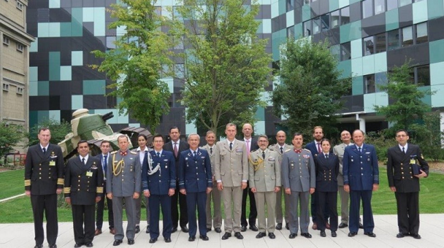 Delegaciones de los Estados Mayores Conjuntos de Chile y Francia. Foto: Emco de Chile.