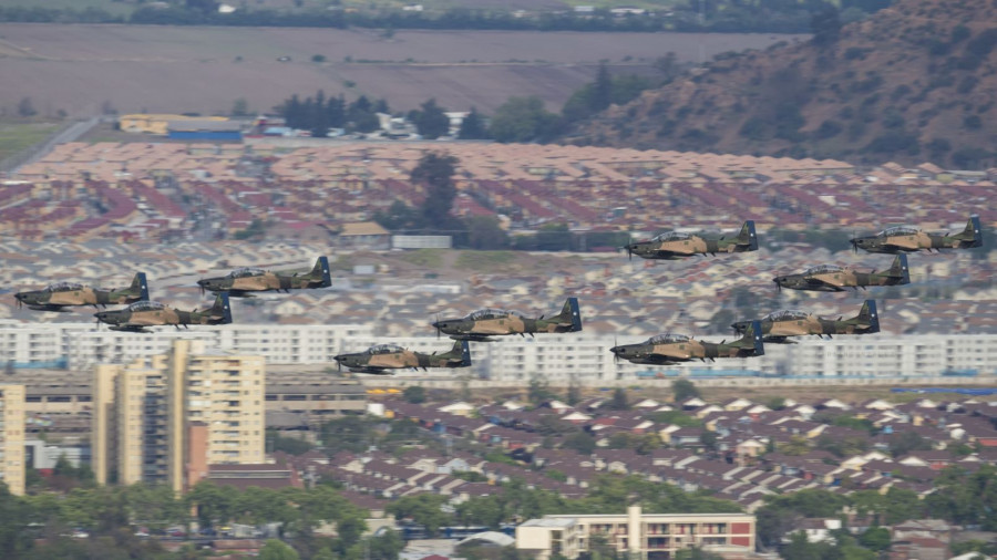 Ensayo de los Embraer A-29B Super Tucano de la FACh. Foto: Fabián González