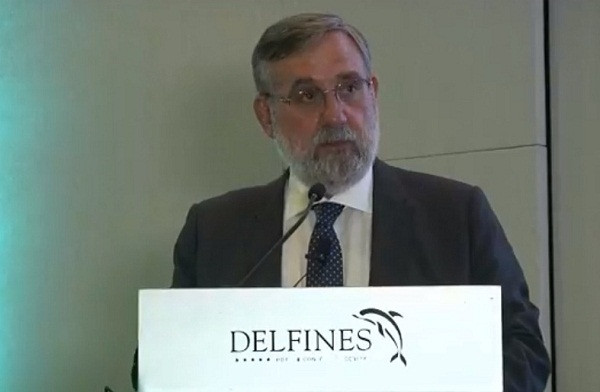 Félix Pérez habla sobre sistemas inteligentes C2, internet militar, sistemas distribuidos y la veloz tecnología civil. Foto: MGP