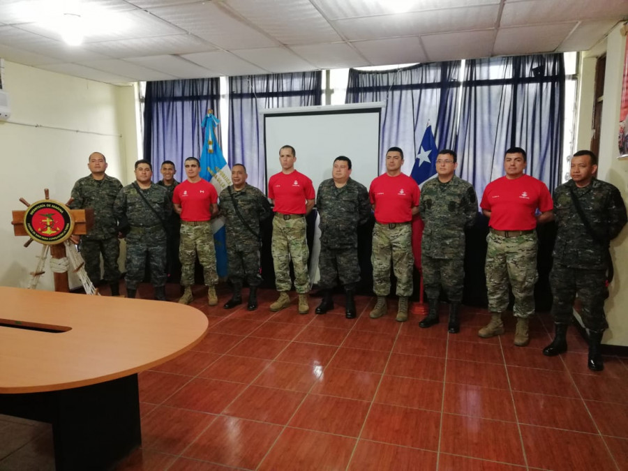 Los instructores chilenos permanecerán tres meses en el país capacitando a los efectivos guatemaltecos. Foto: Armada de Chile