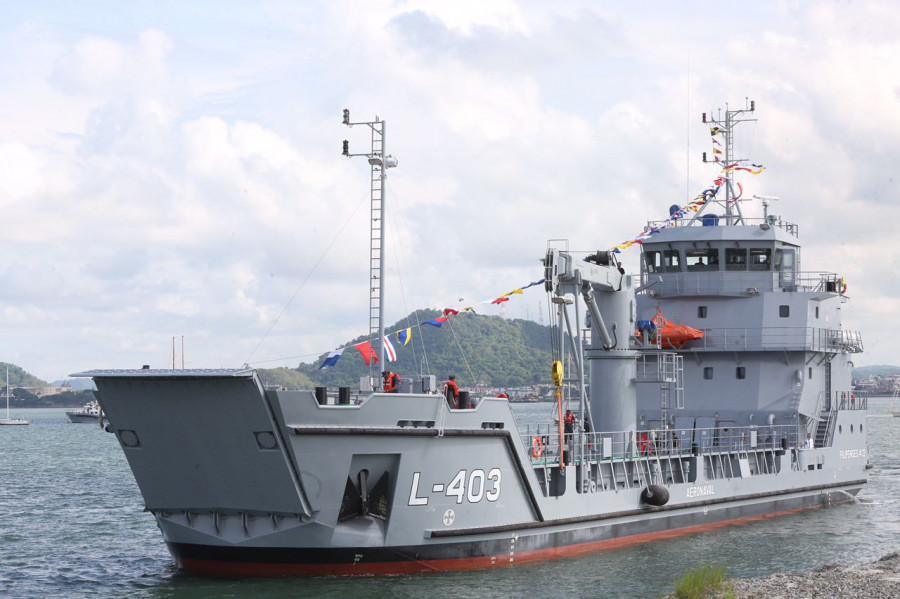El buque logístico tipo Damen Stan Lander 5612 arribó a Panamá en mayo pasado. Foto: Presidencia de Panamá.