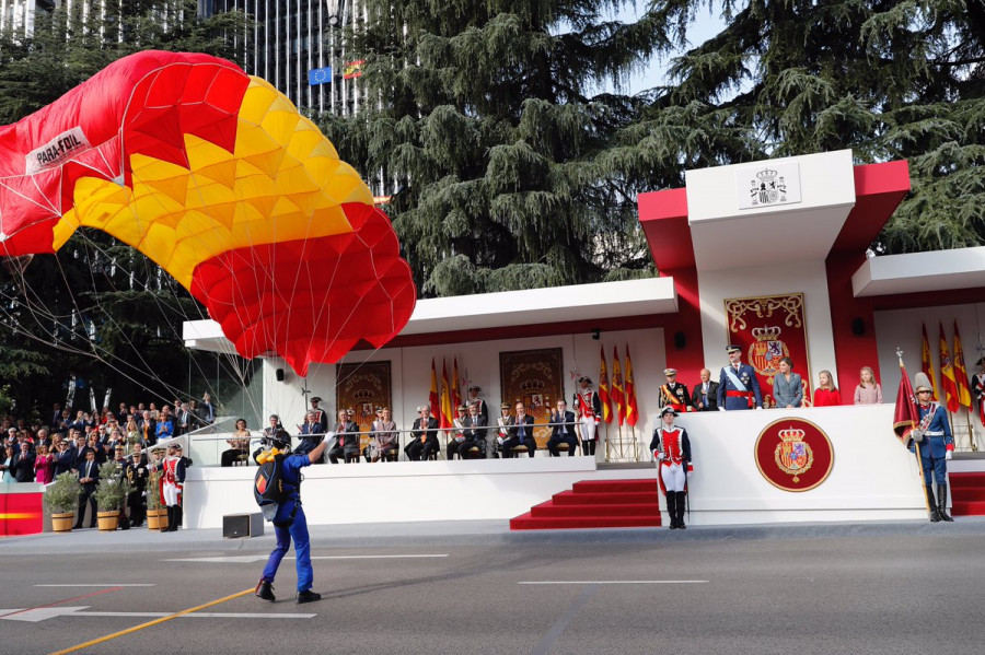 Miembro de la Papea en el Desfile del Día de las Fuerzas Armadas