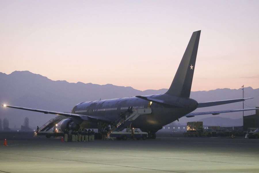 Boeing 767-300ER de la FACh antes de despegar rumbo a Colombia. Foto: Ministerio del Interior de Chile.