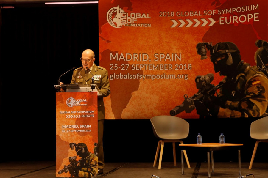 El general Alejandre en su discurso durante el seminario. Foto: Emad