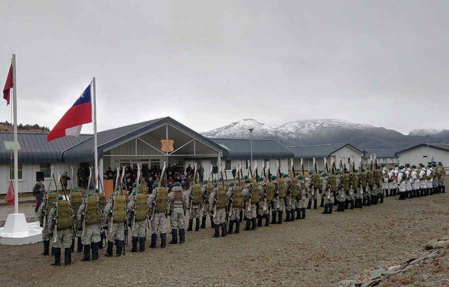 La unidad está integrada por especialistas de montaña y personal administrativo. Foto: Ejército de Chile