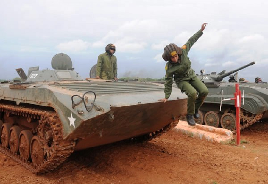 Vehículos blindados de combate de infantería BMP-1 del Ejército cubano. Foto: Fuerzas Armadas Revolucionarias