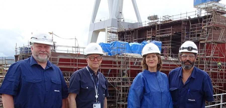 Sarriá en su visita a los centros de la Ría de Ferrol. Foto: Navantia