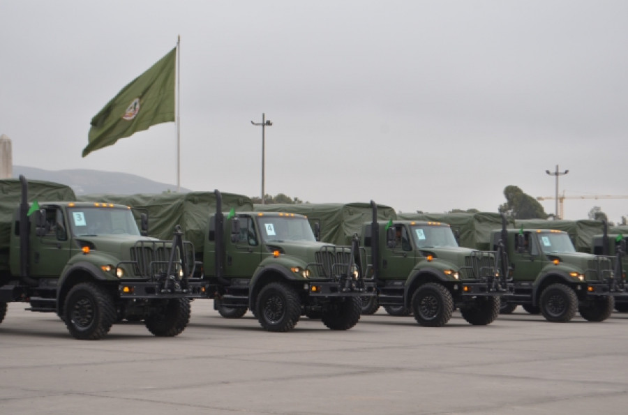 El Ejército incorporó recientemente diez camiones porta tropa y un taller móvil International. Foto: Ejército del Perú.