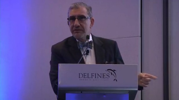 Guillermo Pacheco, durante su innovadora exposición sobre políticas de seguridad y defensa. Foto: Marina de Guerra del Perú