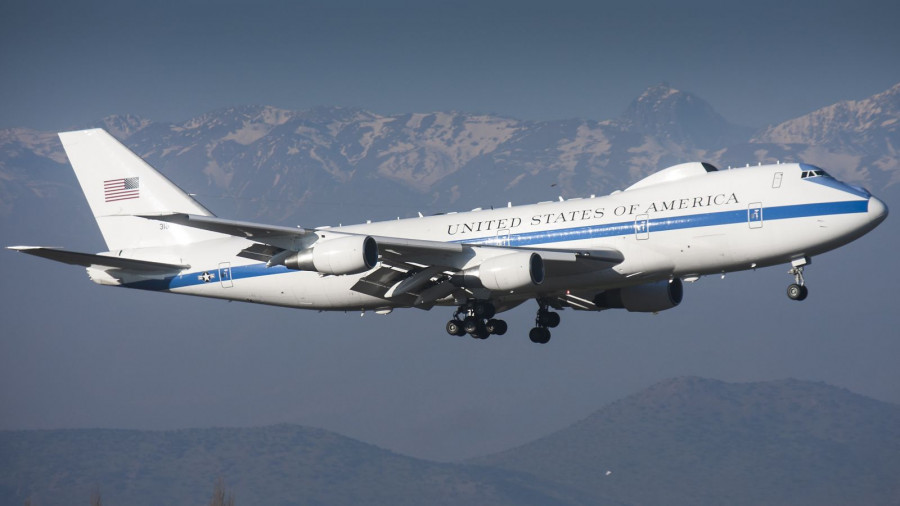 Boeing E-4B Nightwatch de la USAF aterrizando en Santiago de Chile. Foto: Issan Valenzuela.