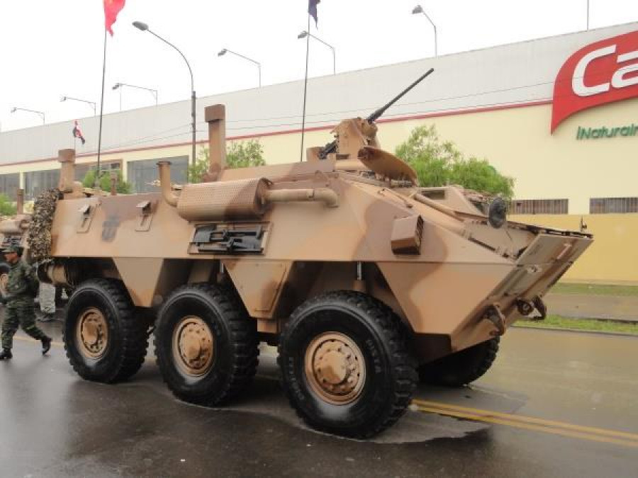 BMR-600 de la Marina de Guerra del Perú en la Parada Militar 2011. Foto: Peter Watson