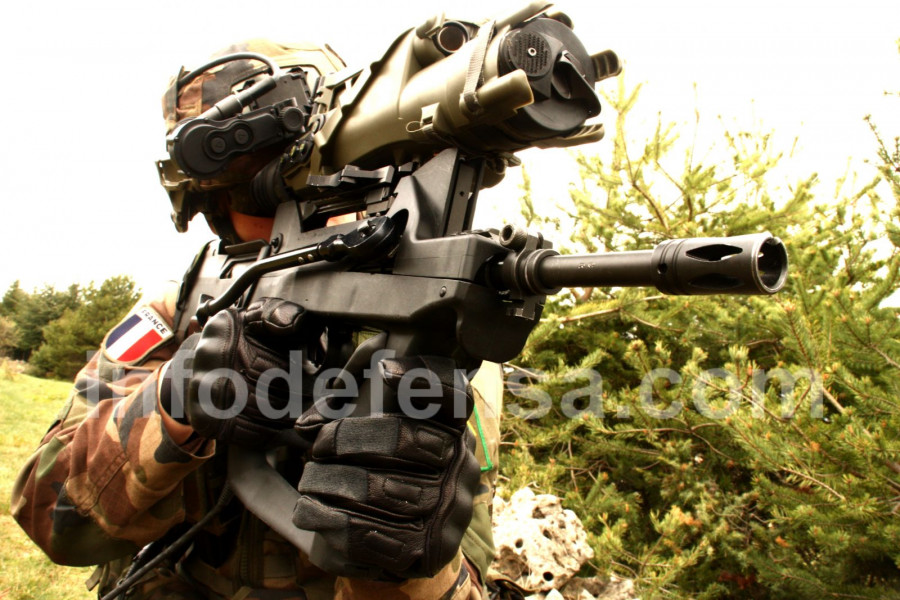 Soldado francés con el equipo Felin. Foto: Ginés Soriano Forte  Infodefensa.com