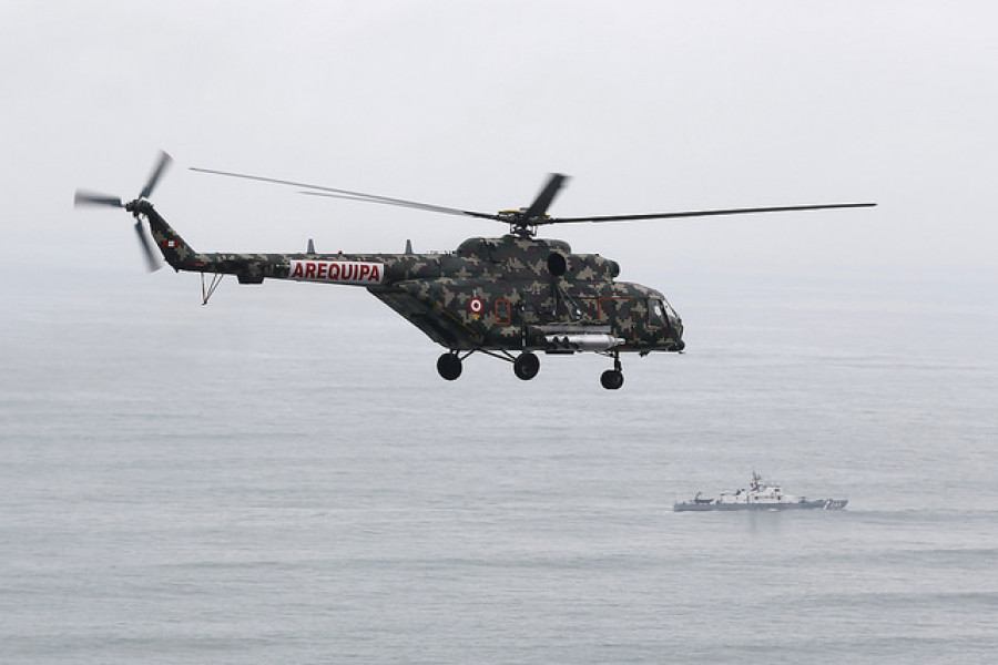 Helicóptero Mi-171Sh del Ejército del Perú en la Costa Verde de Lima. Foto: Ministerio de Defensa del Perú