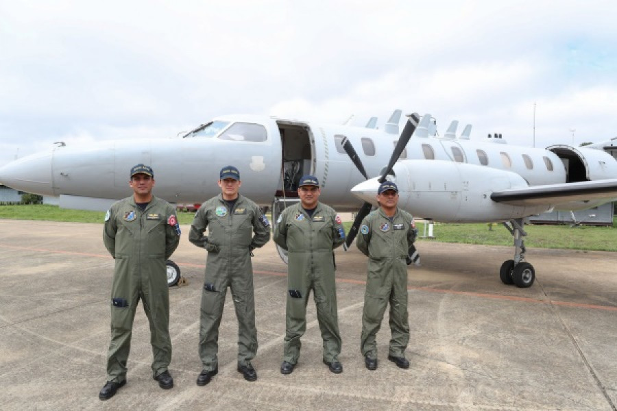 C-26B de la FAP con capacidad ISR y tripulantes en la base aérea Puerto Maldonado. Foto: Ministerio de Defensa del Perú.
