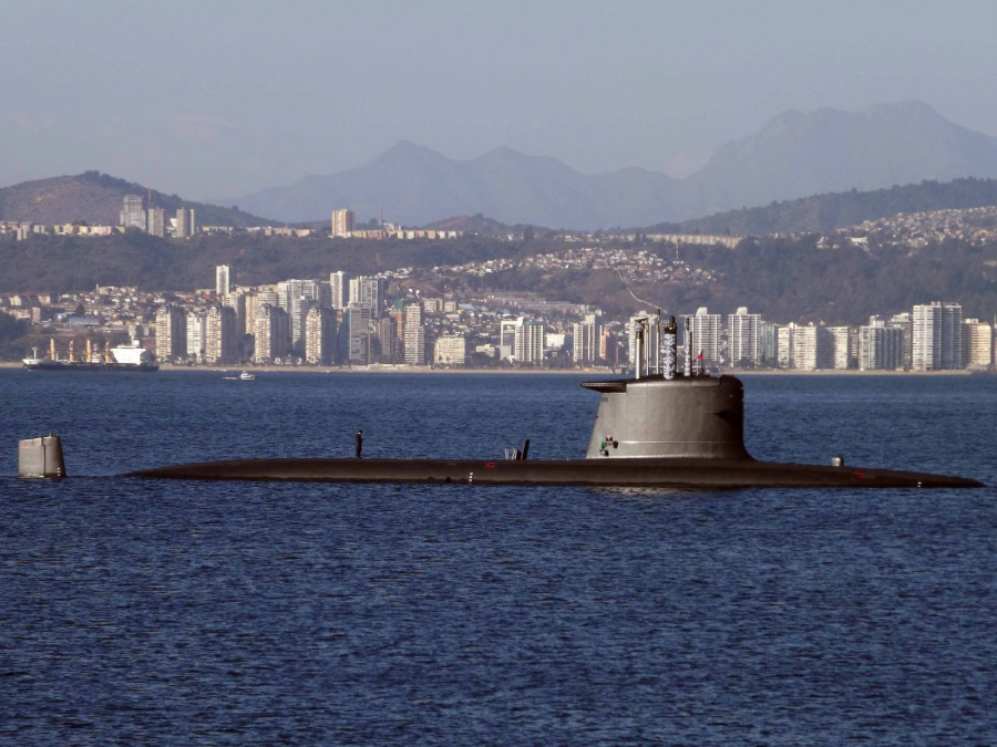 Submarino O´Higgins en Valparaíso con sistema de reducción de firma de calor. Foto: Nicolás García Infodefensa.com