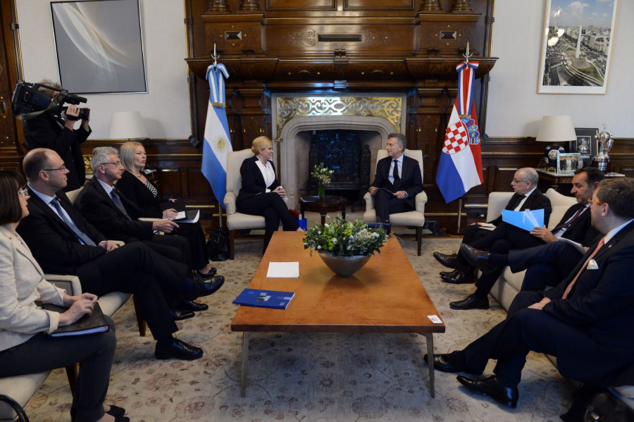 Encuentro entre la presidenta de Croacia, Kolinda Grabar-Kitarović, y su par argentino, Mauricio Macri. Foto: Presidencia argentina