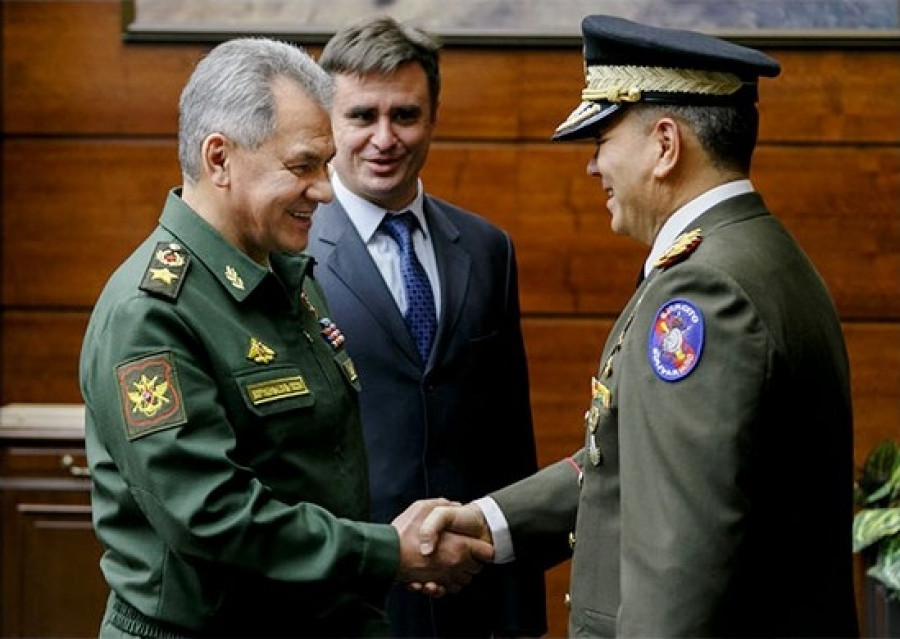 Generales Shoigu y Padrino durante su reunión en Moscú. Foto: Ministerio de Defensa de la Federación Rusa.