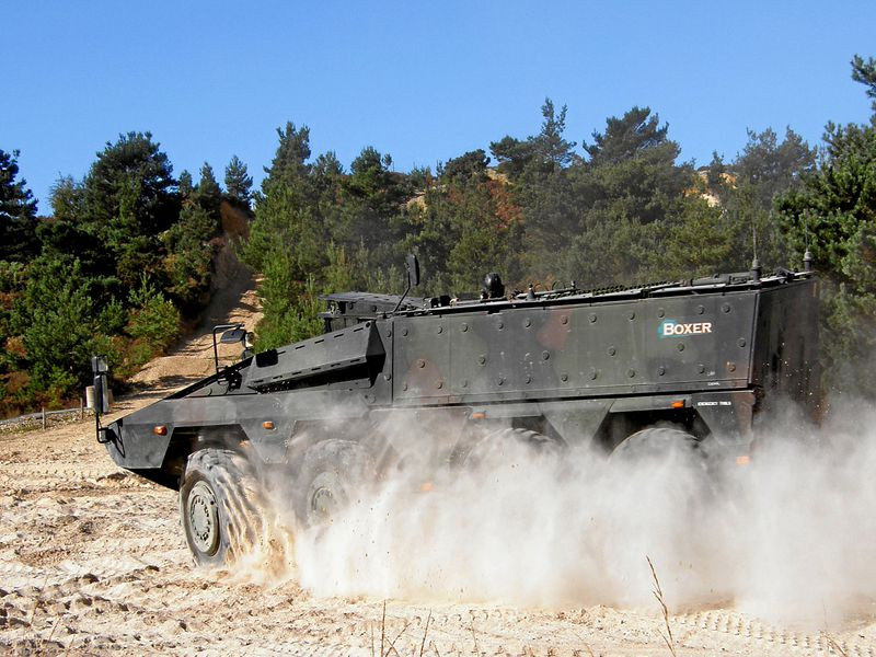 Blindado 8x8 Boxer. Foto: Artec