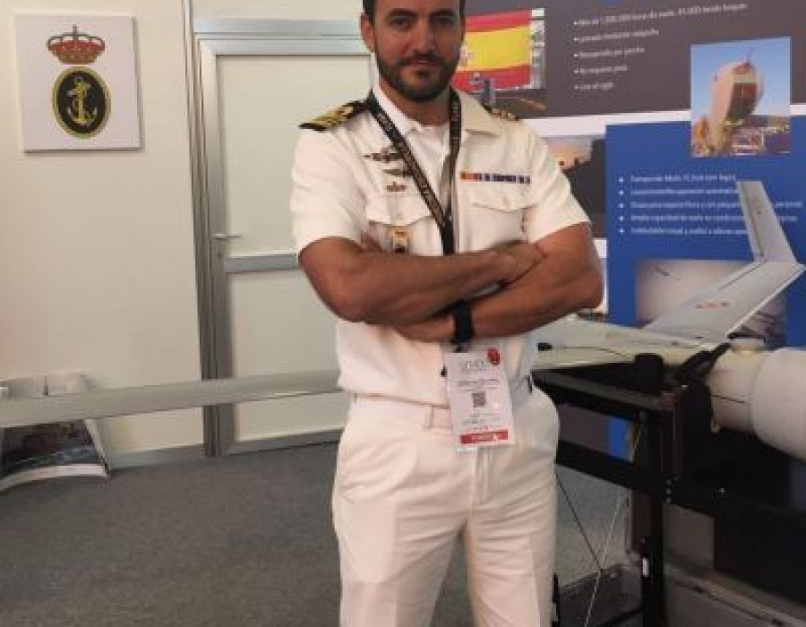 Lieutenant Commander Santiago Juan Yáñez Gómez.