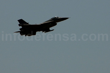 Avión de combate F-16. Foto: Ginés Soriano Forte  Infodefensa.com