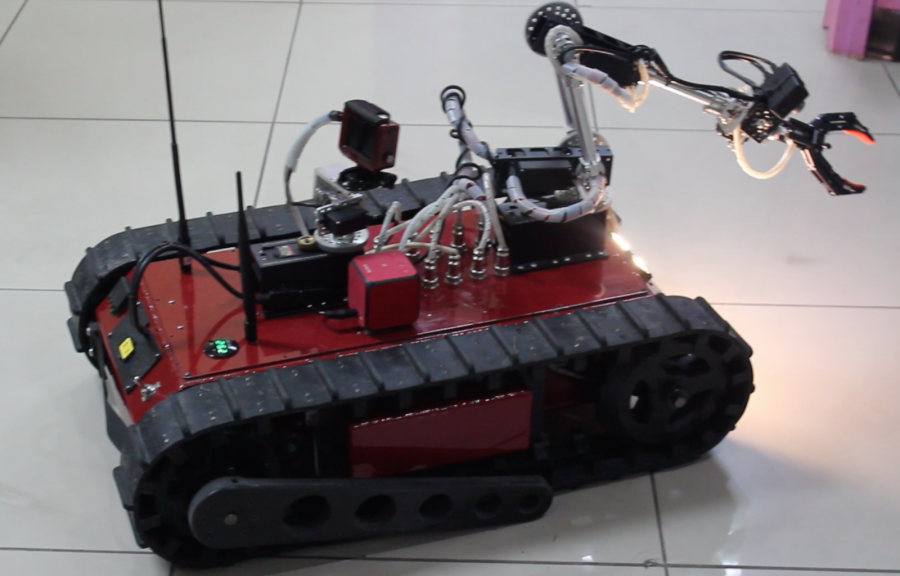 El robot servirá para las labores del Escuadrón Antibombas y Bomberos. Foto: Instituto Hondureño de Ciencia, Tecnología y la Innovación.