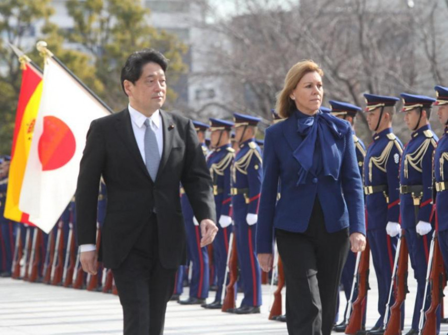 Cospedal con el ministro de Defensa japonés Itsunori Onodera en Tokio. Foto: Ministerio de Defensa